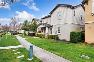 28 Crystalwood Cir, Lincoln, CA 95648 - Photo 3