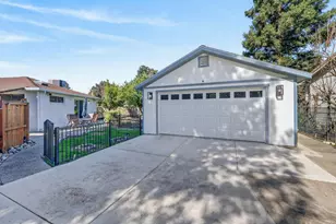 7171 Westmoreland Way, Sacramento, CA 95831 - Photo 39