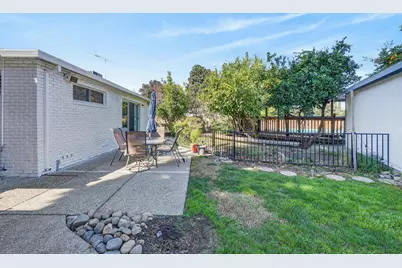 7171 Westmoreland Way, Sacramento, CA 95831 - Photo 41