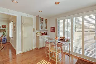 907 Commons Dr, Sacramento, CA 95825 - Photo 21