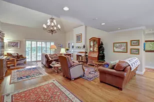 907 Commons Dr, Sacramento, CA 95825 - Photo 7