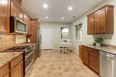 9882 Sheffield Way, Elk Grove, CA 95757 - Photo 7