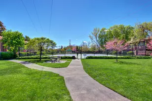 2238 Woodside Ln, Sacramento, CA 95825 - Photo 39