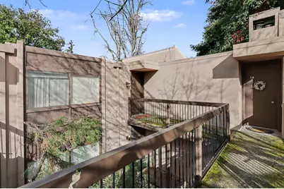 2238 Woodside Lane #13, Sacramento, CA 95825 - Photo 5