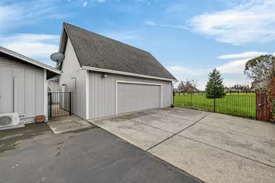 8330 Bianchi Road, Roseville, CA 95747 - Photo 39