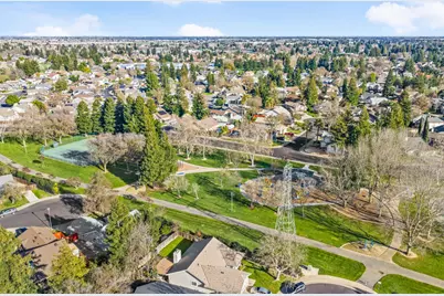 9038 Weeping Fig Way, Elk Grove, CA 95758 - Photo 3