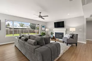 6407 Oakridge Way, Sacramento, CA 95831 - Photo 13