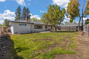 6407 Oakridge Way, Sacramento, CA 95831 - Photo 29