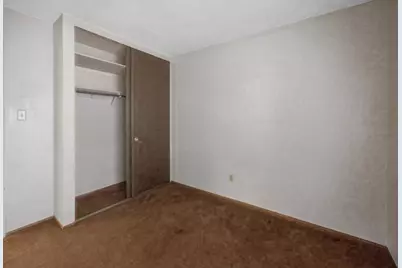 7229 Lawnwood Drive, Sacramento, CA 95828 - Photo 19