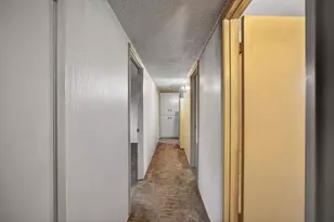 7229 Lawnwood Dr, Sacramento, CA 95828 - Photo 11