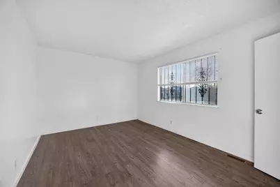 4479 La Cresta Way # 2, Stockton, CA 95207 - Photo 5