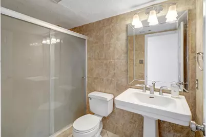 8775 Liscarney, Sacramento, CA 95828 - Photo 57