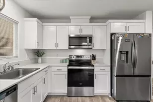 6421 Maple Leaf Ln, Riverbank, CA 95367 - Photo 13