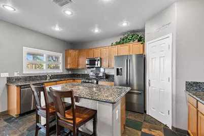 7009 Finale Ln, Hughson, CA 95326 - Photo 17