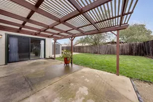 7074 Lynnetree Way, Citrus Heights, CA 95610 - Photo 13