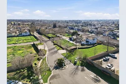 1711 Bella Lago Drive, Stockton, CA 95206 - Photo 37