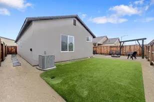 535 Sandtrap Ln, Lemoore, CA 93245 - Photo 35