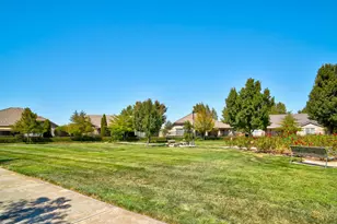 7828 Barnsley Way, Elk Grove, CA 95757 - Photo 33