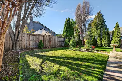 9122 Bungalow Way, Elk Grove, CA 95758 - Photo 39