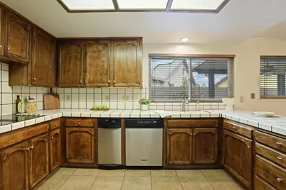 1633 Amanda Court, Stockton, CA 95209 - Photo 11