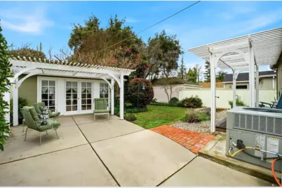 1058 Perkins Way, Sacramento, CA 95818 - Photo 27