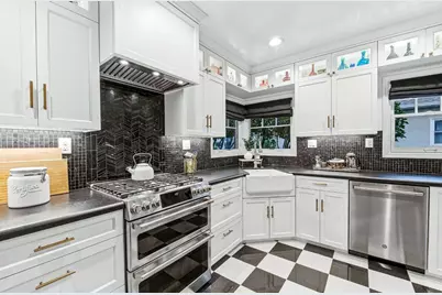 1058 Perkins Way, Sacramento, CA 95818 - Photo 15