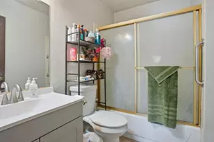 8185 Essen Way, Sacramento, CA 95823 - Photo 33