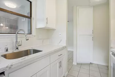 8185 Essen Way, Sacramento, CA 95823 - Photo 27