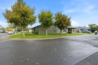 8185 Essen Way, Sacramento, CA 95823 - Photo 15