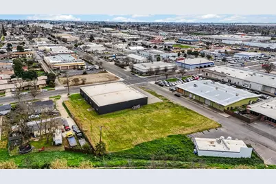 1505 W 18th Street, Merced, CA 95340 - Photo 9