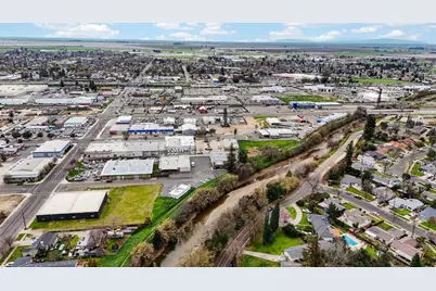 1505 W 18th Street, Merced, CA 95340 - Photo 15