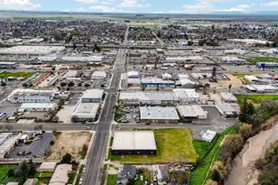 1505 W 18th St, Merced, CA 95340 - Photo 13