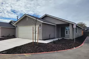 471 E Alameda St, Manteca, CA 95336 - Photo 1