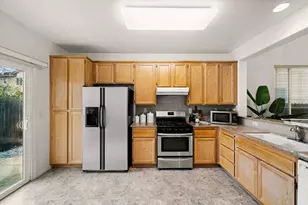 10071 Tuzza Ct, Elk Grove, CA 95757 - Photo 19