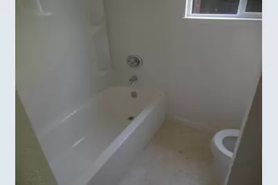 2446 Golden Bear Circle, Stockton, CA 95209 - Photo 9