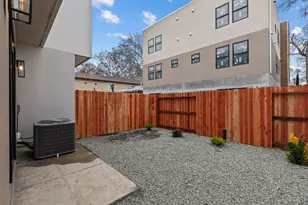 2821 Democracy Alley, Sacramento, CA 95816 - Photo 33