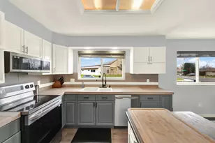 1654 Donner Way, Woodland, CA 95695 - Photo 15