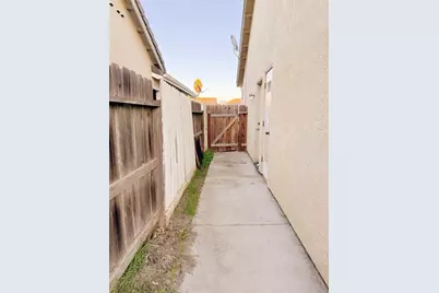 747 Windsor Court, Los Banos, CA 93635 - Photo 17