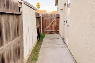 747 Windsor Ct, Los Banos, CA 93635 - Photo 17