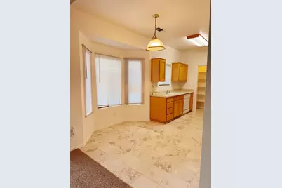 747 Windsor Court, Los Banos, CA 93635 - Photo 3