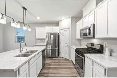 5362 Kankakee Drive, Sacramento, CA 95835 - Photo 9