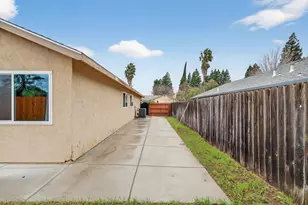 9017 Prairie Trail Way, Sacramento, CA 95826 - Photo 23