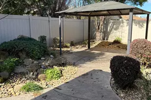 2443 Plumcreek Ln, Manteca, CA 95336 - Photo 23