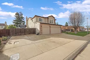 1026 Starbrook Dr, Galt, CA 95632 - Photo 3