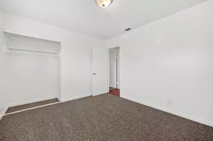 5204 Bradford Dr, Sacramento, CA 95820 - Photo 23