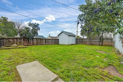 5204 Bradford Drive, Sacramento, CA 95820 - Photo 27