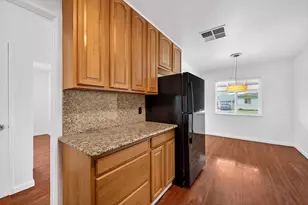 5204 Bradford Dr, Sacramento, CA 95820 - Photo 15