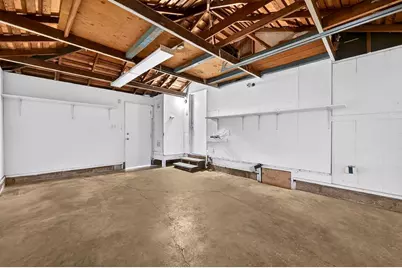 5204 Bradford Drive, Sacramento, CA 95820 - Photo 25