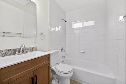 5204 Bradford Drive, Sacramento, CA 95820 - Photo 21