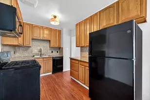 5204 Bradford Dr, Sacramento, CA 95820 - Photo 13